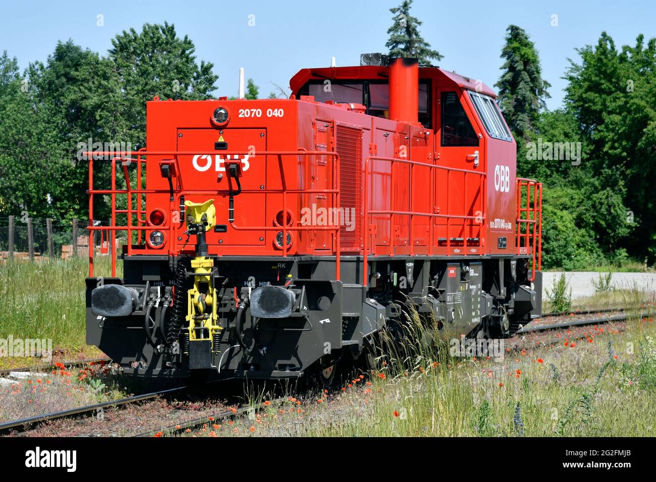 Mannersdorf, Austria - 09 giugno 2021: Locomotiva per shunting diesel-idraulica delle Ferrovie federali austriache Foto Stock