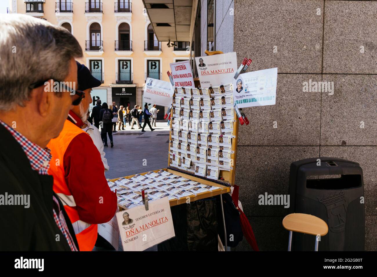 Via stalla che vende lotteria. Madrid, Comunidad de Madrid, Spagna, Europa Foto Stock
