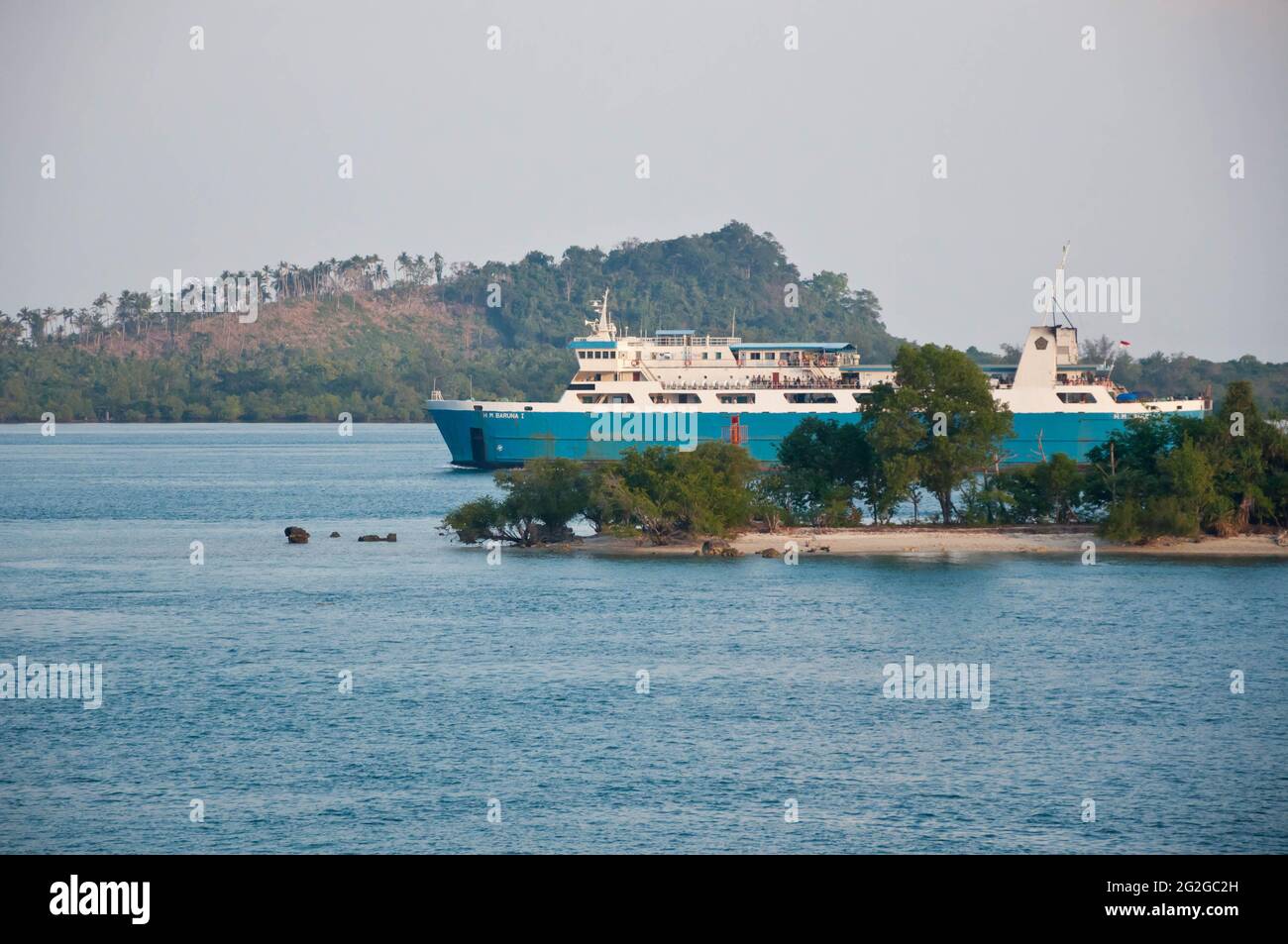 Traghetto HM Baruna nel porto di Bakauheni, Indonesia Foto Stock
