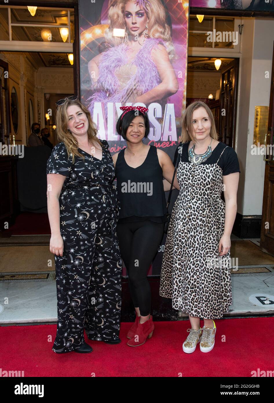 LONDRA - INGHILTERRA 10 GIU 2021: Rachael Ryan, Gillian Tan e Libby Todd partecipano alla serata di gala "Alyssa Memoirs of a Queen" al Vaudeville Theatre, Th Foto Stock