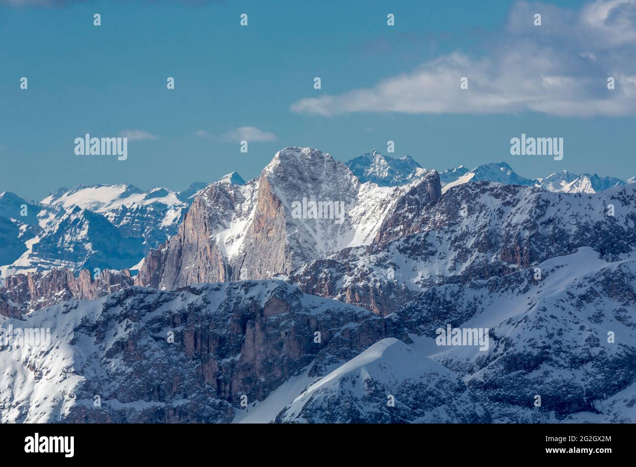 Vista dalla terrazza panoramica Sass Pordoi sulle montagne delle Dolomiti, Gruppo Rosengarten, Rosengarten Spitze, Catinaccio, 2961 m, Trento, Alto Adige, Alto Adige, Dolomiti, Italia, Europa Foto Stock