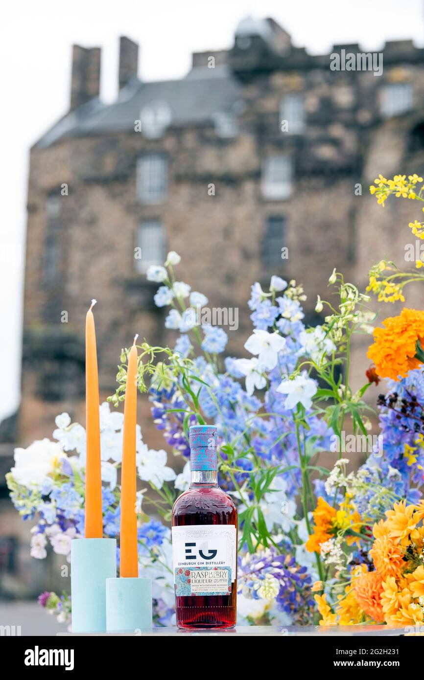 Edinburgh Gin offre agli appassionati di gin l'opportunità di ottenere il trattamento reale con un'esperienza culinaria senza soldi con lo chef Tom Ki, stella Michelin Foto Stock