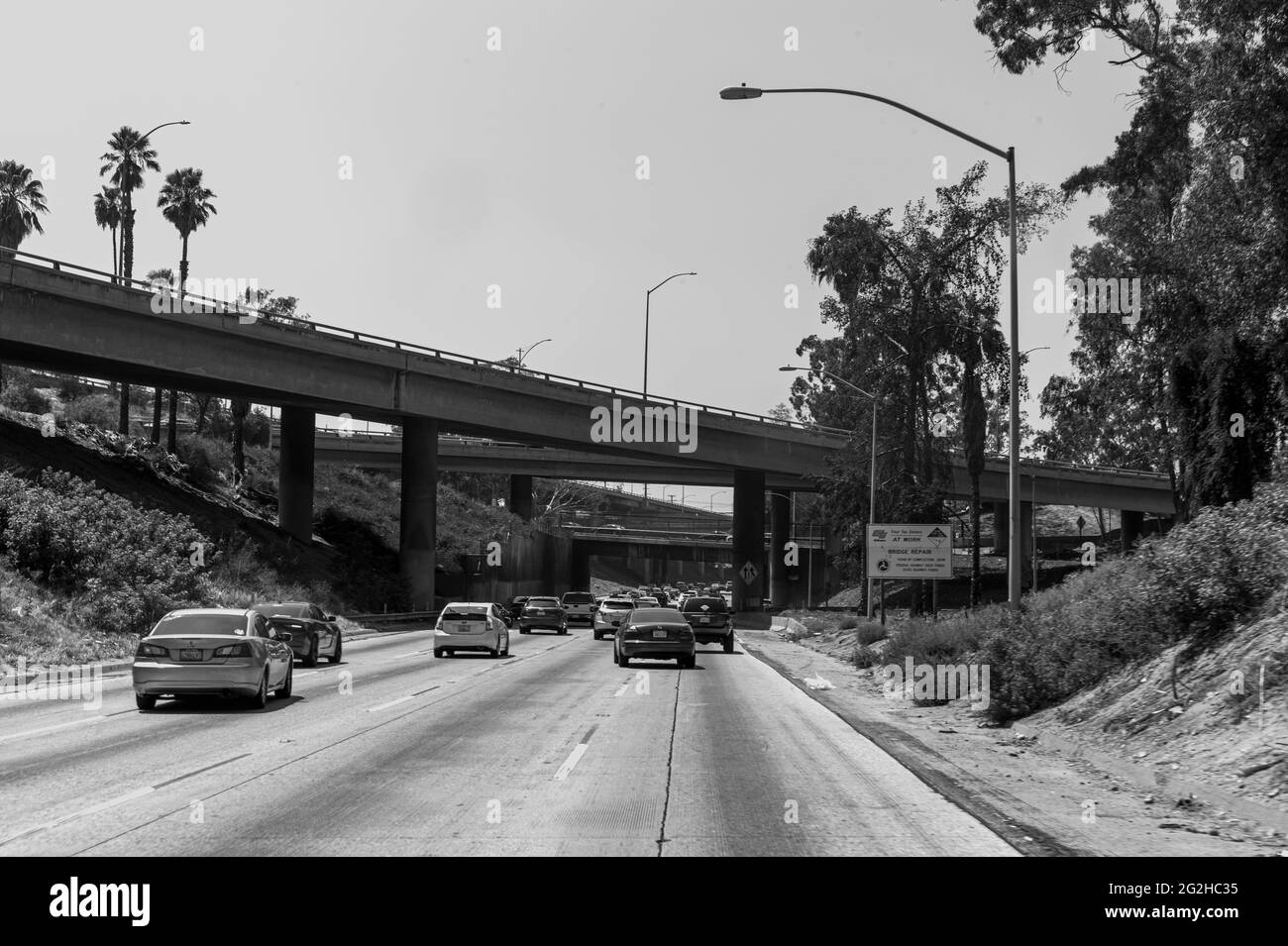 Guidare attraverso il centro di Los Angeles, spesso conosciuta con le sue iniziali L.A., è la città più popolosa dello stato della California, Stati Uniti Foto Stock