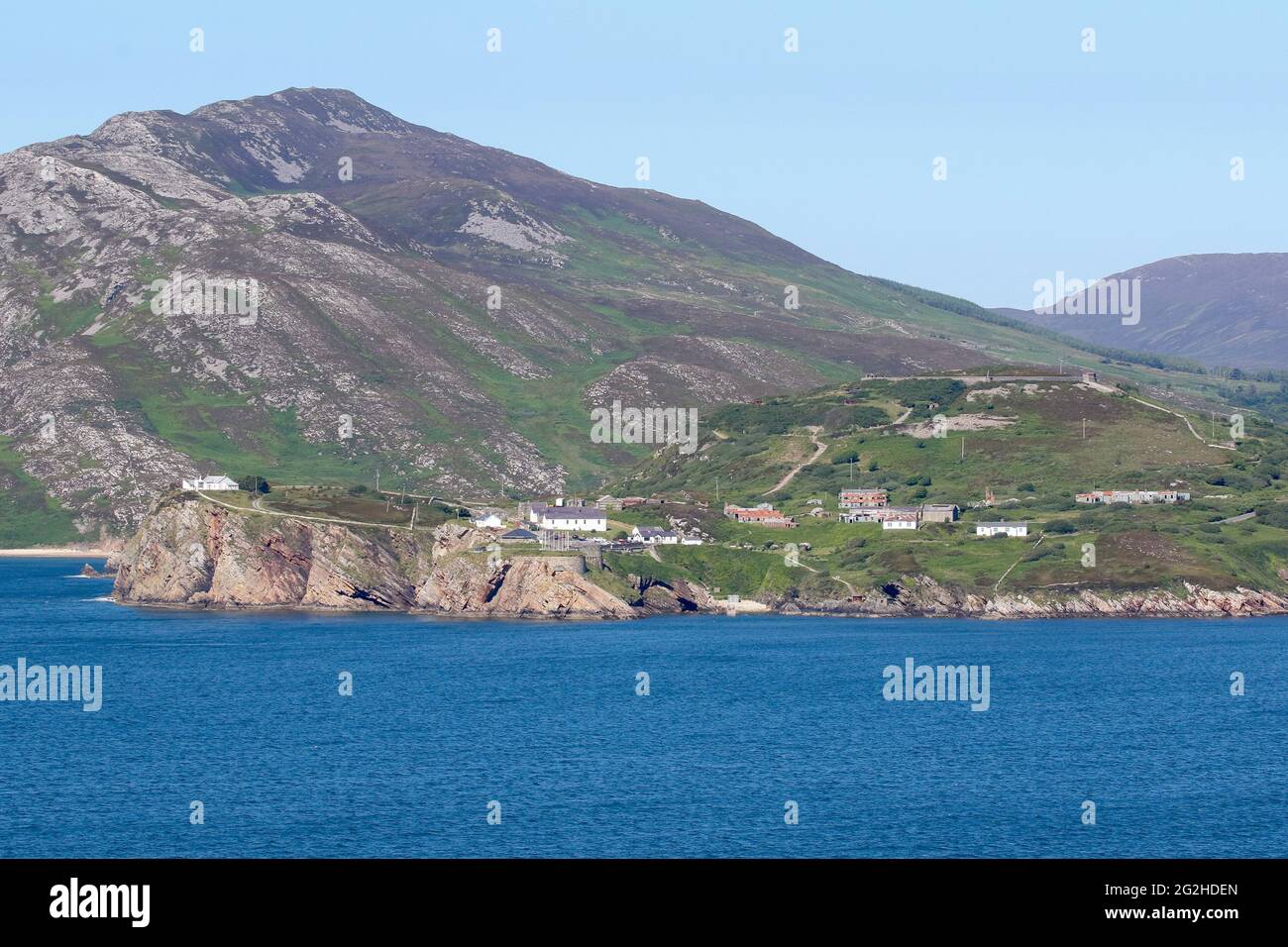 Vista panoramica soleggiata giornata estiva attraverso Lough Swilly a Fort Dunree. Dunree Military Museum, Dunree Head, Inishowen Peninsula, County Donegal, Irlanda Foto Stock