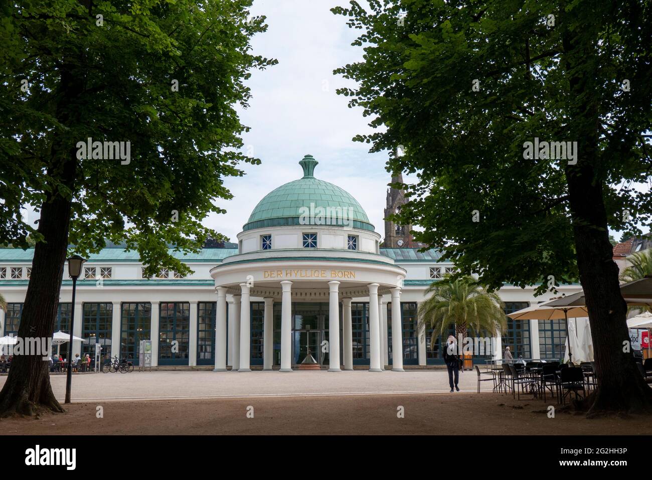 Hylliger Born, Brunnenplatz, entrata Wandelhalle, Bad Pyrmont, Weser Uplands, Bassa Sassonia, Germania Foto Stock