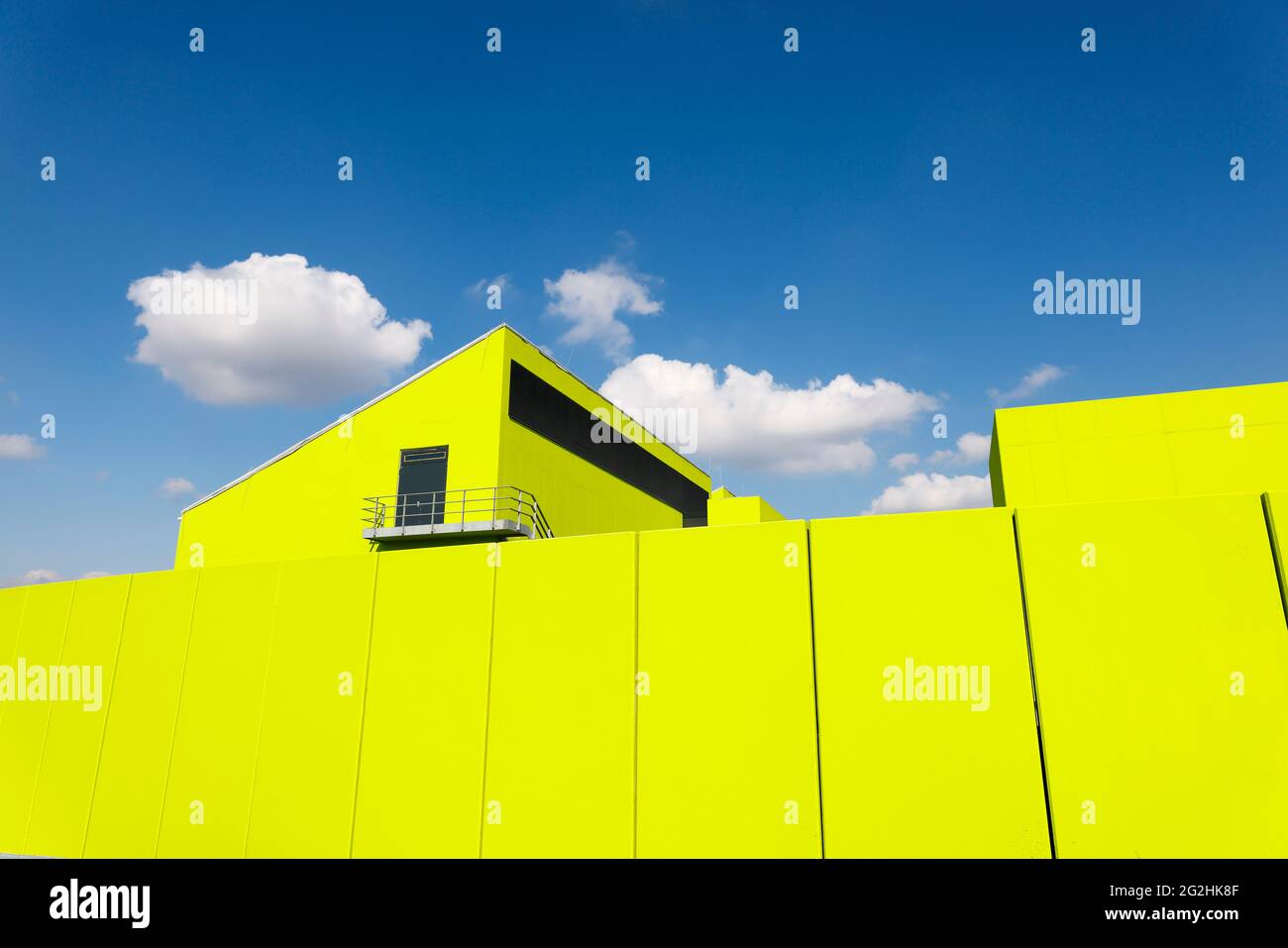 Oberhausen, area della Ruhr, Renania Settentrionale-Vestfalia, Germania-trasformazione di Emscher, nuova costruzione della fogna DI EMSCHER, qui la nuova stazione di pompaggio di Oberhausen, la conversione ecologica del sistema Emscher consiste nella costruzione di un sistema centrale di trattamento delle acque reflue nella zona della Ruhr, La costruzione di fognature e la rinaturazione dell'Emscher e dei suoi affluenti . Foto Stock