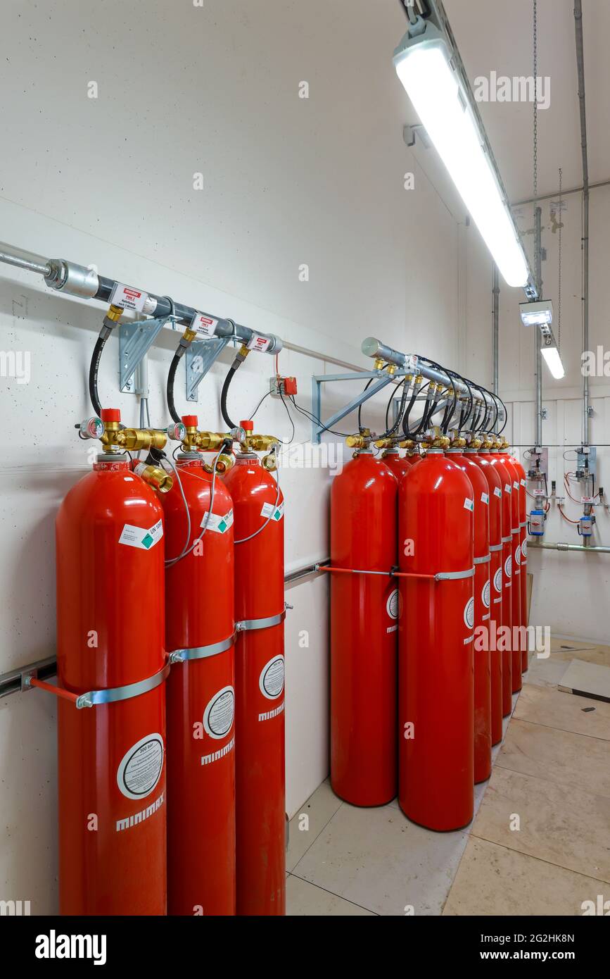 Oberhausen, area della Ruhr, Renania Settentrionale-Vestfalia, Germania - trasformazione Emscher, nuova costruzione della fogna DA FORNO Emscher, qui la nuova stazione di pompaggio di Oberhausen, sistema di estinzione Oxea Intergas, azoto 300 bar, La conversione ecologica del sistema Emscher consiste nella costruzione di un sistema centrale di trattamento delle acque reflue nella zona della Ruhr, nella costruzione di fognature e nella rinaturazione dell'Emscher e dei suoi affluenti. Foto Stock