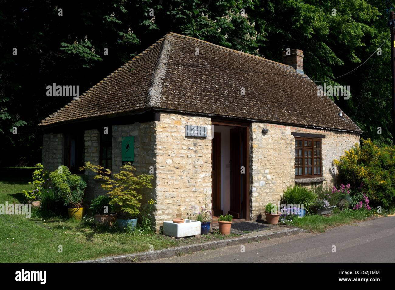 The Old Blacksmith`s Shop, Bletchingdon, Oxfordshire, Inghilterra, Regno Unito Foto Stock