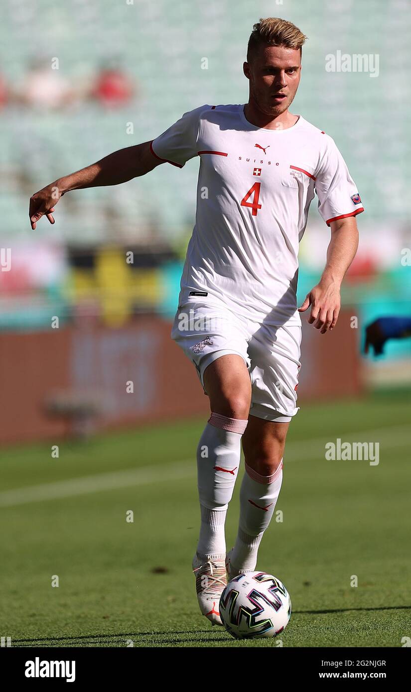 Nico Elvedi della Svizzera in azione durante la partita UEFA Euro 2020 del Gruppo A allo Stadio Olimpico di Baku, Azerbaigian. Data immagine: Sabato 12 giugno 2021. Foto Stock