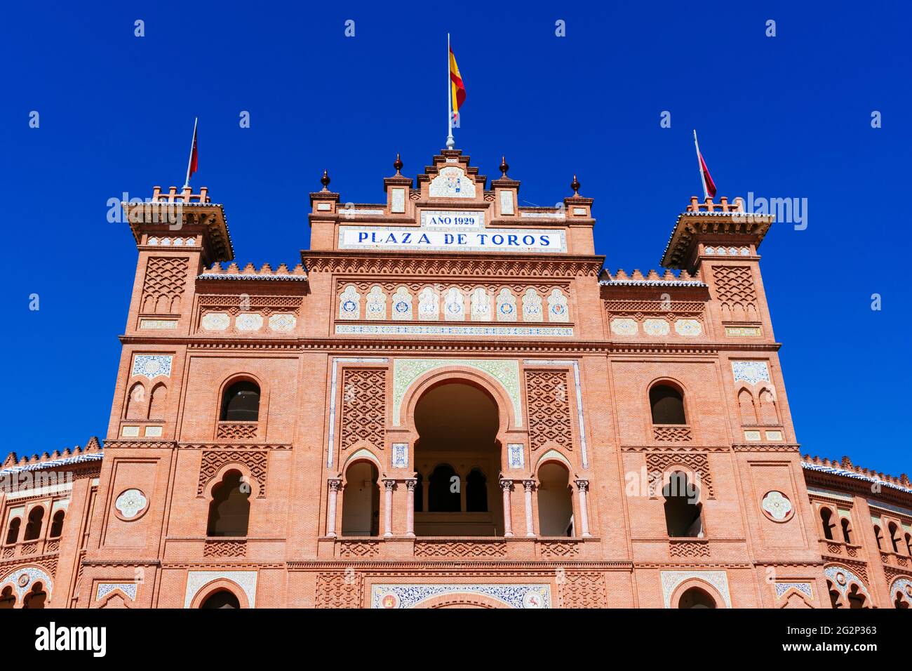 Dettaglio dell'architettura. la plaza de toros de Las Ventas, conosciuta semplicemente come Las Ventas, è la più grande arena di corrida della Spagna. Questo anello è stato progettato Foto Stock