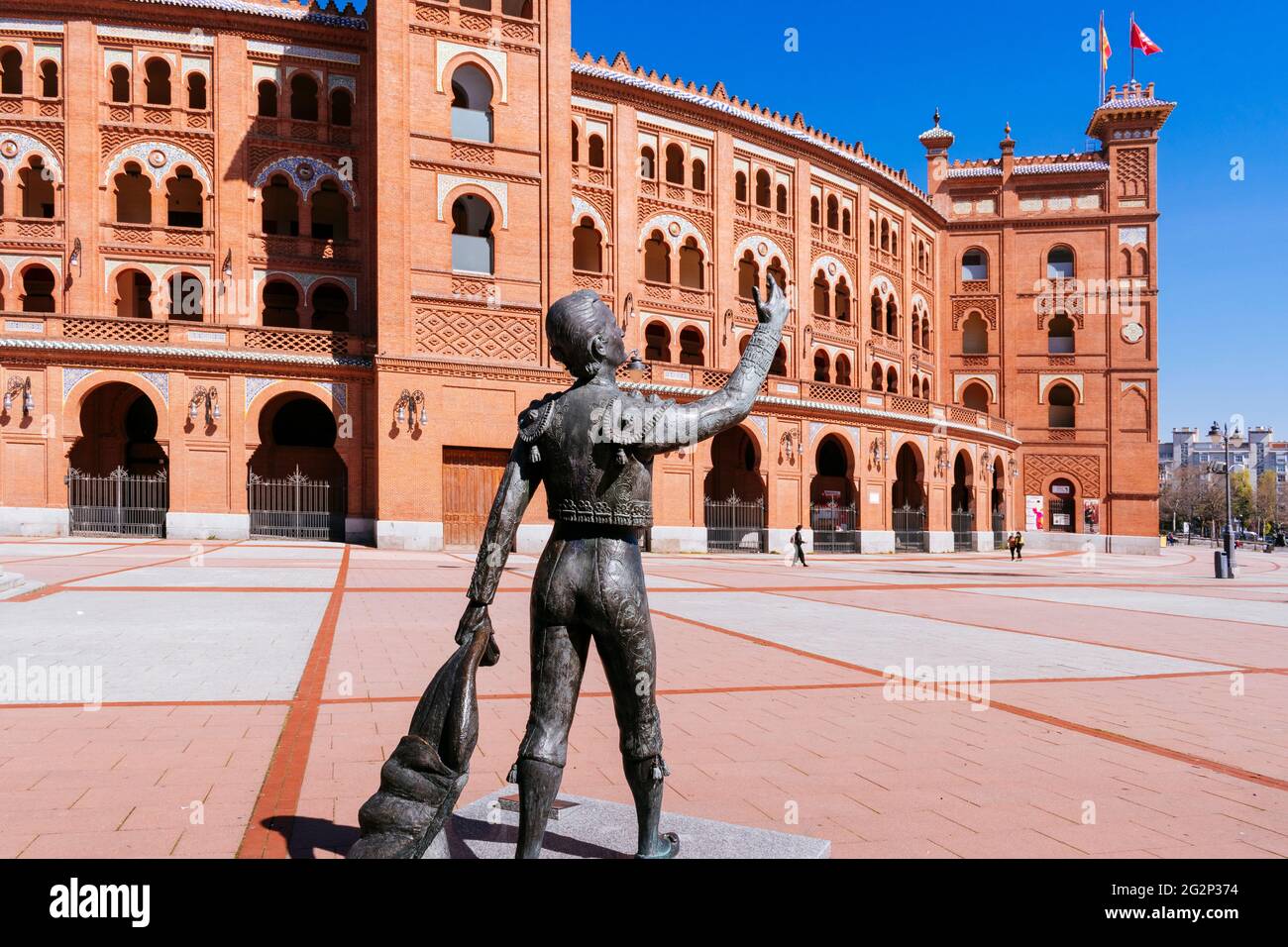Statua omaggio al bullfighter Luís Miguel Dominguín, realizzato dallo scultore Ramón Aymerich. la plaza de toros de Las Ventas, conosciuta semplicemente come Las VE Foto Stock
