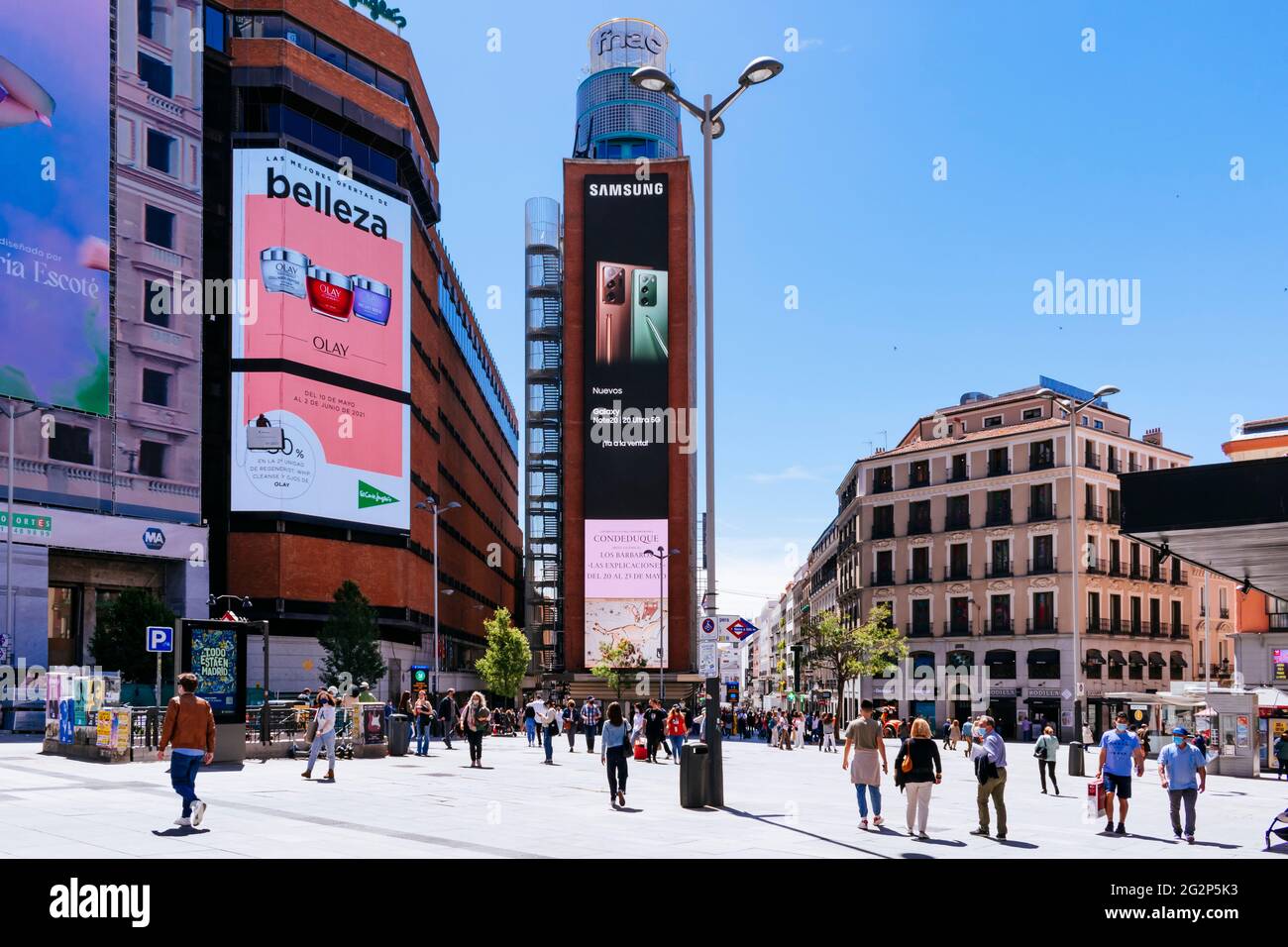 Piazza Callao, Plaza del Callao, durante la pandemia COVID-19. Situato nel centro della capitale spagnola di Madrid, in un'area molto commerciale di Foto Stock