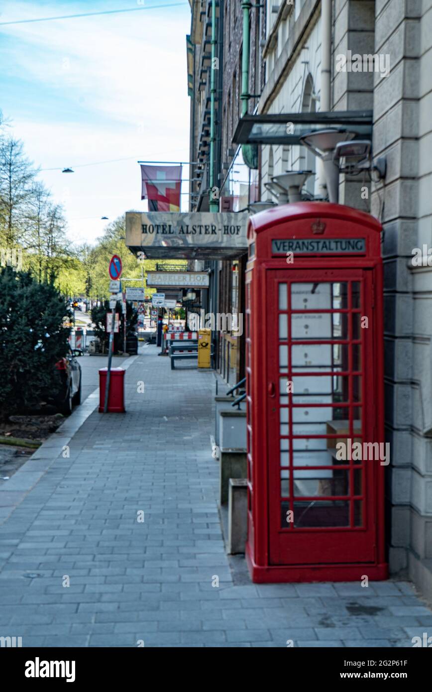 Britush Phone Boothin Hamburg - CITTÀ DI AMBURGO, GERMANIA - 10 MAGGIO 2021 Foto Stock