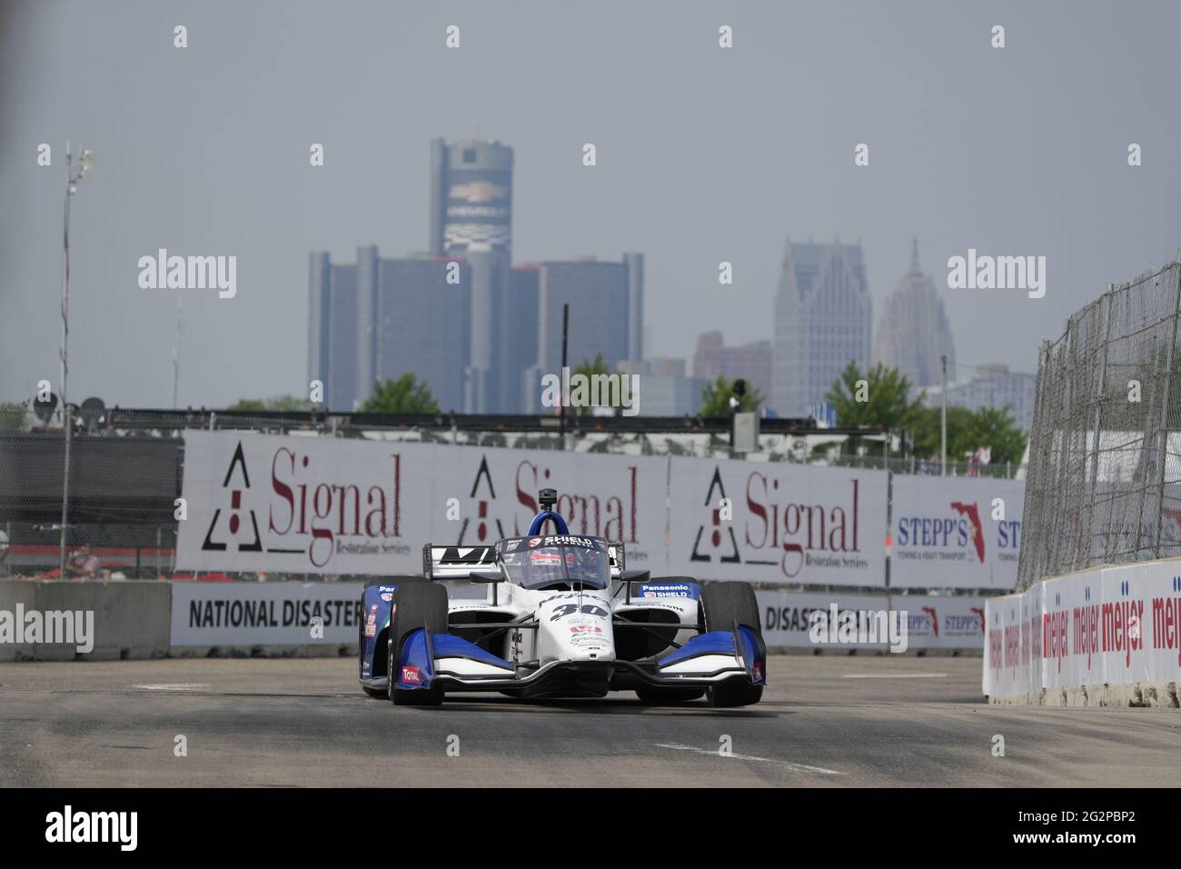 Detroit, Michigan, Stati Uniti. 12 giugno 2021. TAKUMA SATO (30) di Tokyo, Giappone, si qualifica per il Chevrolet Detroit Grand Prix al Belle Isle di Detroit, Michigan. Credit: Walter G Arce Sr Grindstone Medi/ASP/ZUMA Wire/Alamy Live News Foto Stock