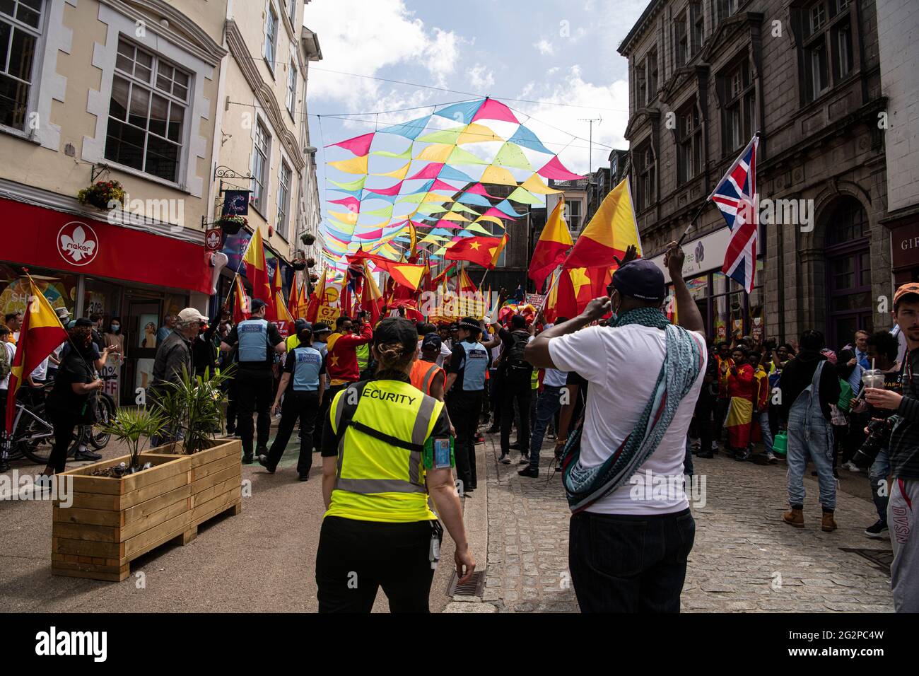 Falmouth Cornwall, Regno Unito. 12 giugno 2021. Dimostrazione contro le armi chimiche nella guerra del Tigray con il vertice del G7 in Cornovaglia, l'Etiopia condanna anche in termini più forti l'uso di armi chimiche da parte di chiunque ovunque. Credit: kathleen White/Alamy Live News Foto Stock