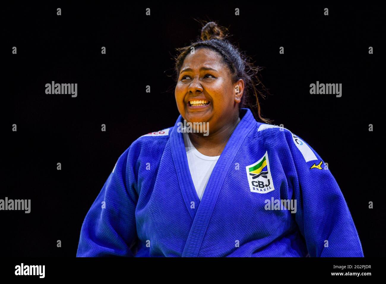 BUDAPEST, UNGHERIA - GIUGNO 12: Beatriz Souza del Brasile vince la medaglia di bronzo durante il concorso di medaglia di bronzo per +78 donne della partita mondiale JUDO Ungheria 2021 alla Papp Laszlo Budapest Sports Arena il 12 giugno 2021 a Budapest, Ungheria (Foto di Yannick Verhoeven/Orange Pictures) Credit: Orange Pics BV/Alamy Live News Foto Stock