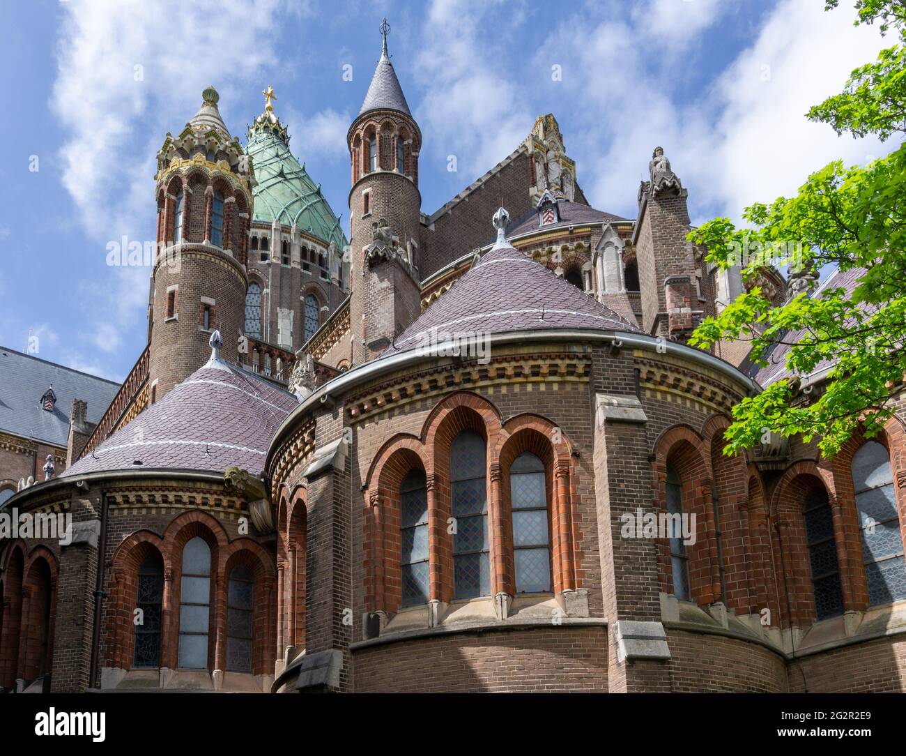 Haarlem, Paesi Bassi - 21 maggio 2021: Vista della cattedrale di San Bavo a Haarlem Foto Stock
