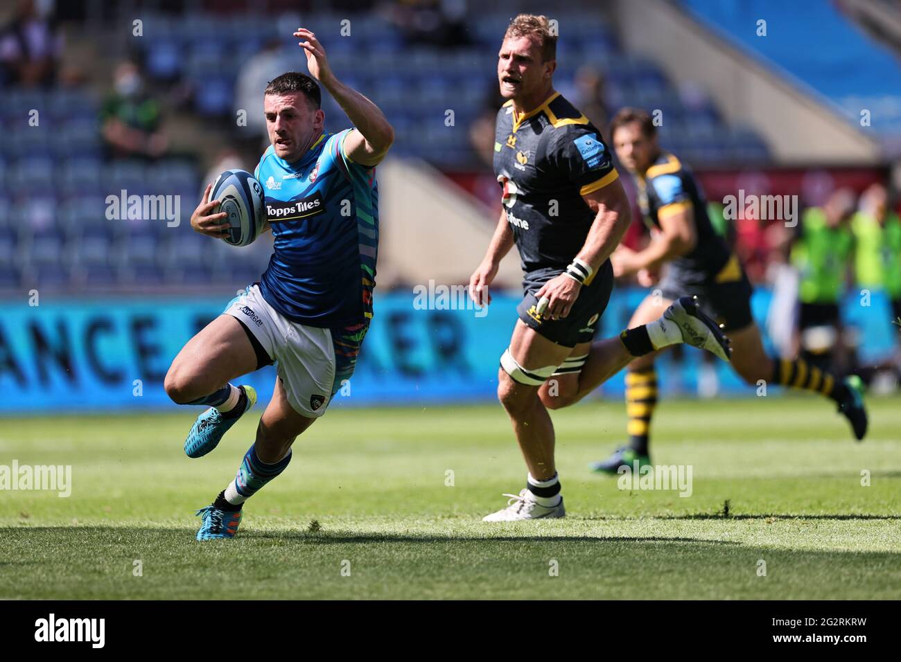 COVENTRY, REGNO UNITO. 12 GIUGNO. Matt Scott of Tigers corre con la palla e segna una prova durante la partita della Gallagher Premiership tra London Wasps e Leicester Tigers alla Ricoh Arena, Coventry, sabato 12 giugno 2021. (Credit: James HolyOak | MI News) Credit: MI News & Sport /Alamy Live News Foto Stock