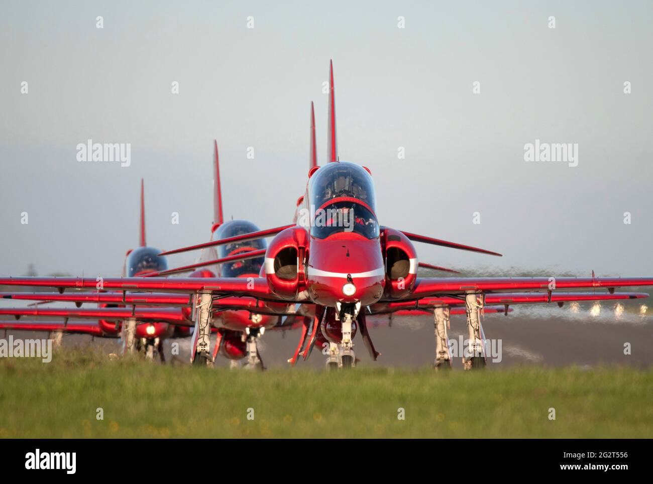 RNAS Cullrose, Helston, Cornwall, Regno Unito. 12 giugno 2021. Il team RAF Red Arrows Display di RNAS Cullrose per il G7 Summit Display Credit: Bob Sharples/Alamy Live News Foto Stock