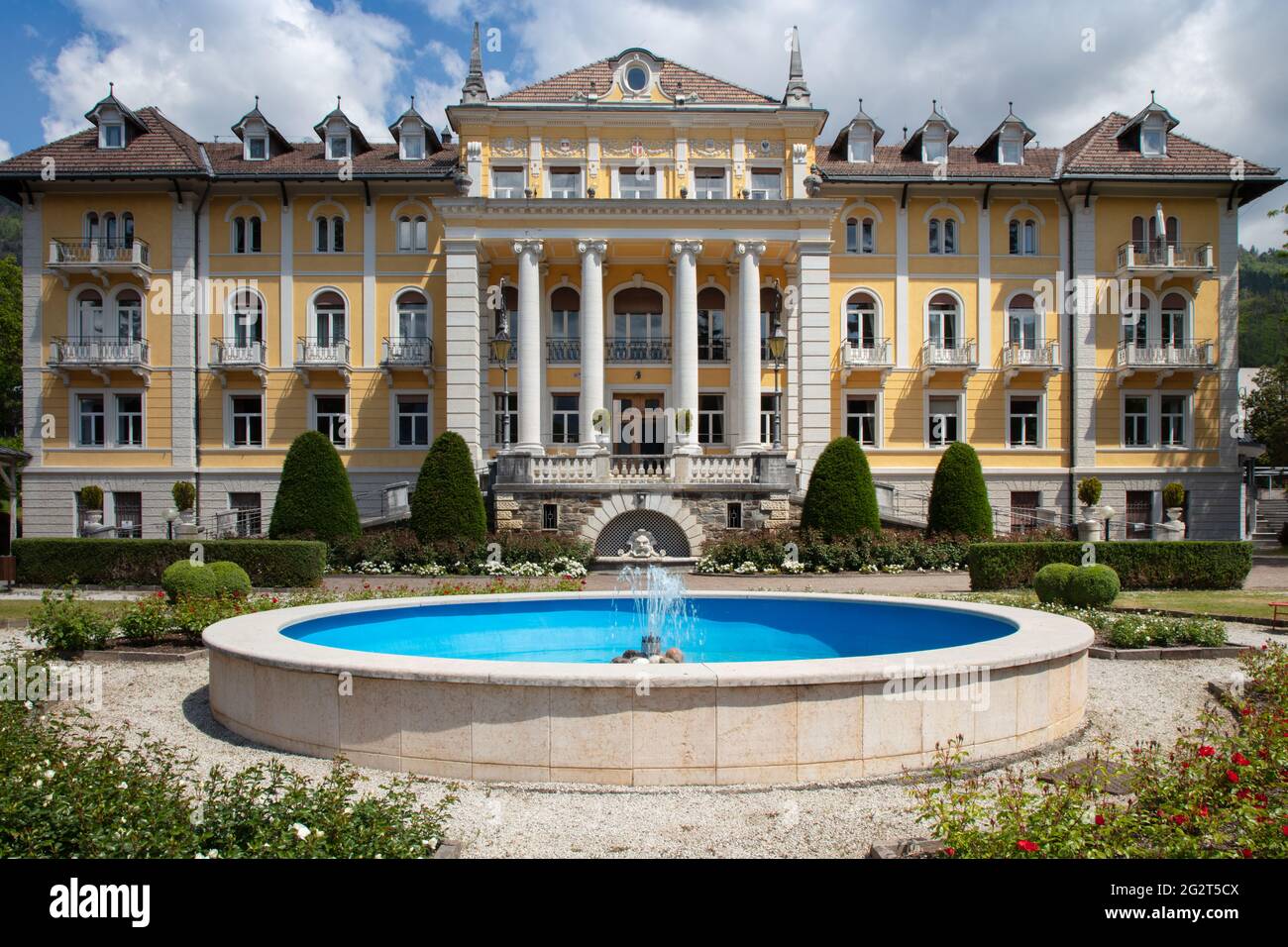 La splendida facciata del Grand Hotel Imperial Levico Terme, Trentino Foto Stock