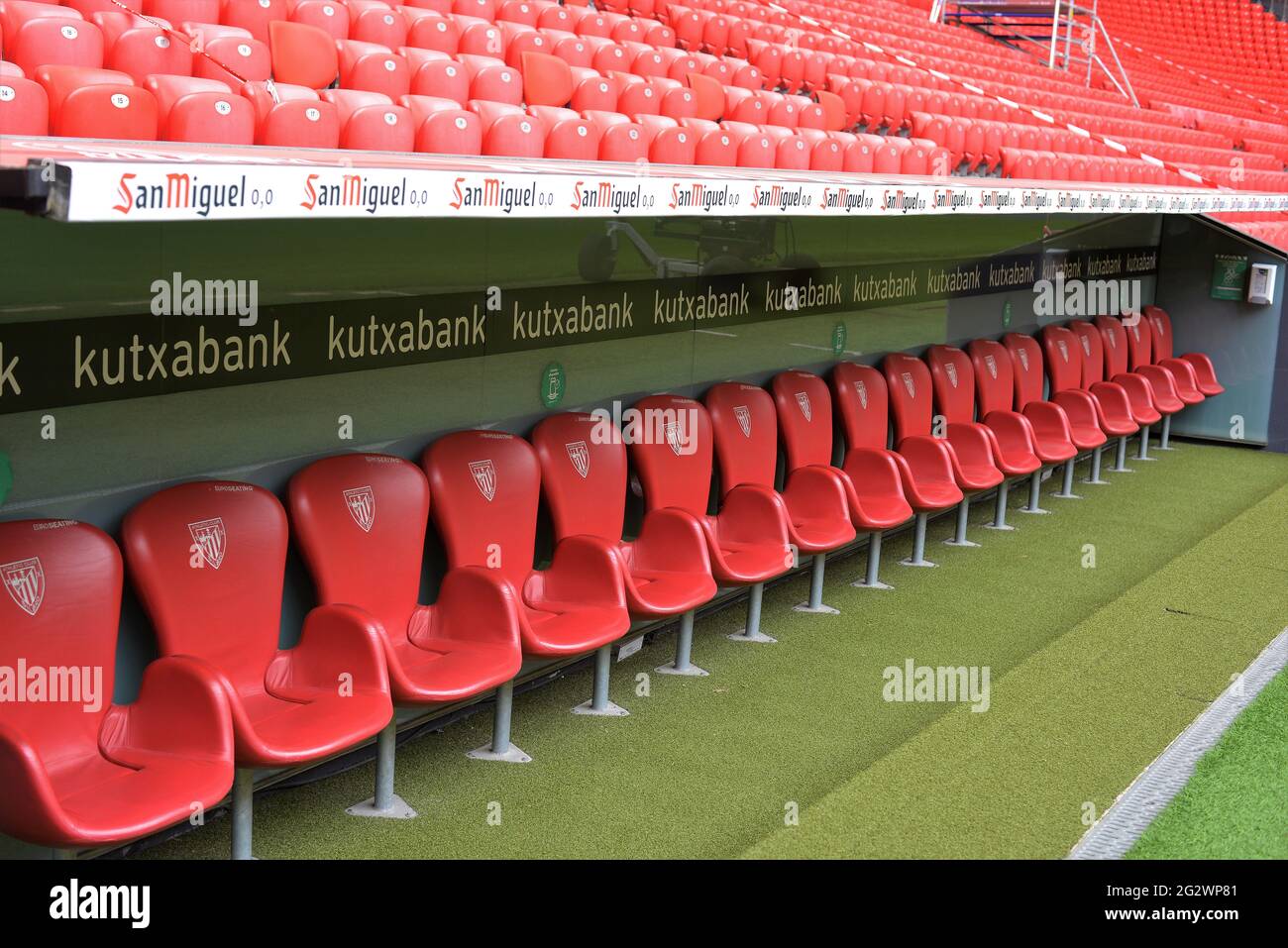 Panchina allo stadio San Mamès del Club Atletico di Bilbao-Euskadi Foto Stock