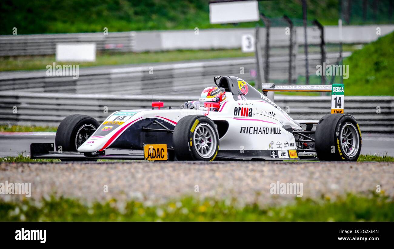 Oschersleben, Germania, 26 aprile 2019: Pilota da corsa maschile Gregoire Saucy alla guida di una monoposto R-ace GP durante la tedesco ADAC Formula 4 Foto Stock