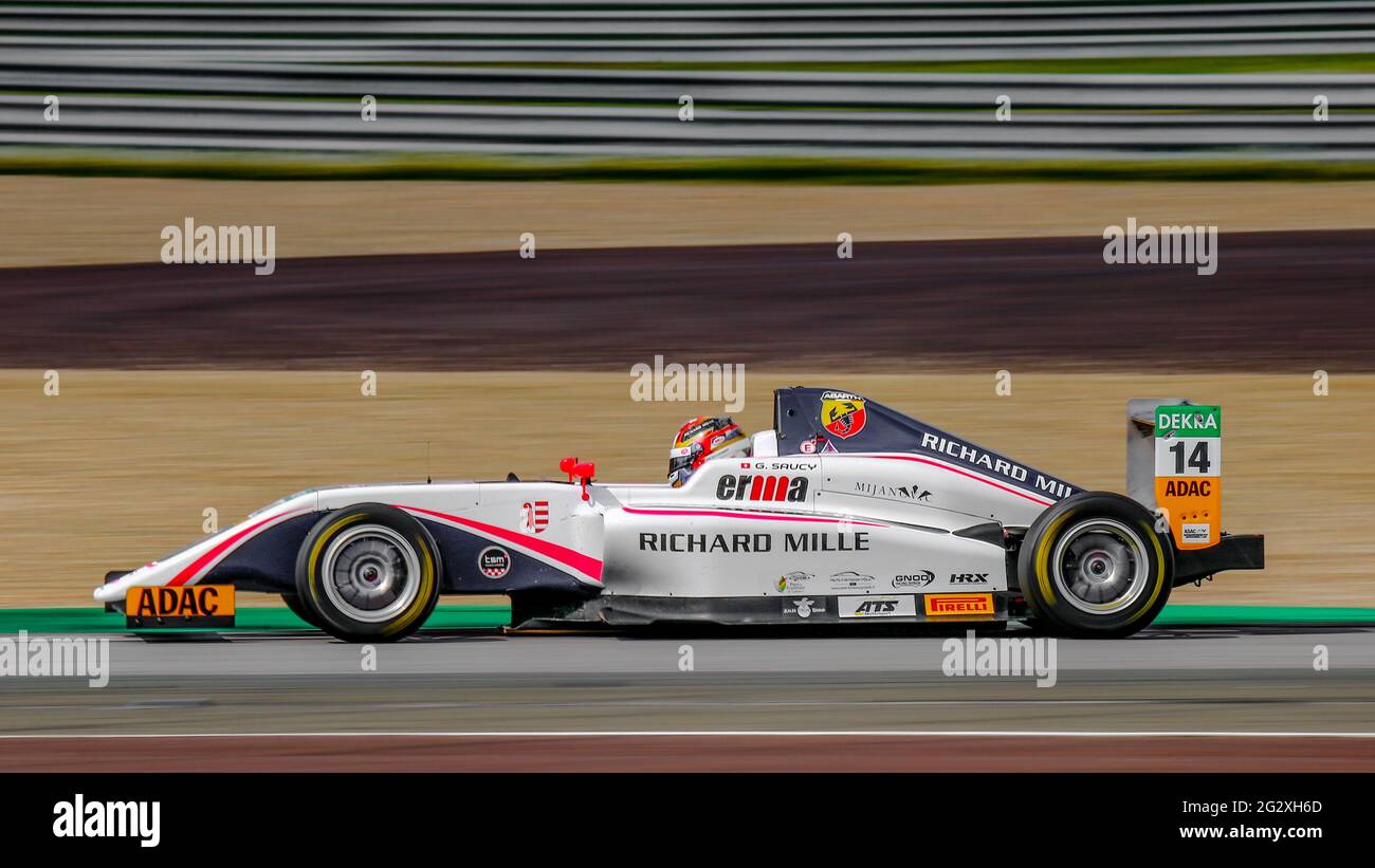 Oschersleben, Germania, 28 aprile 2019: R-ace GP monoposto guidata da Gregoire Saucy durante la tedesco ADAC Formula 4 alla Motorsport Arena Foto Stock