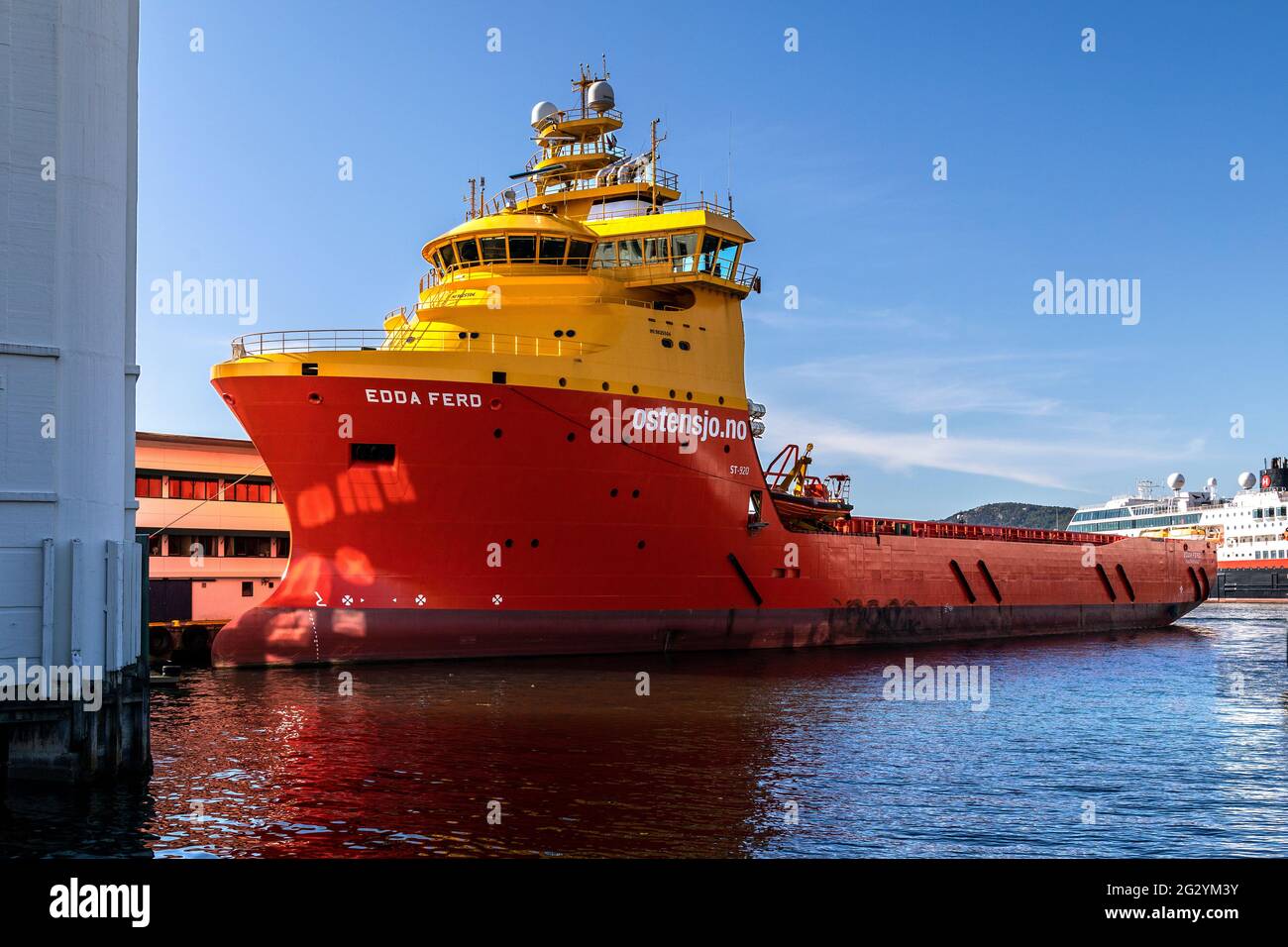 Edda Ferd, una nave di servizio PSV offshore - nel porto di Bergen, Norvegia Foto Stock