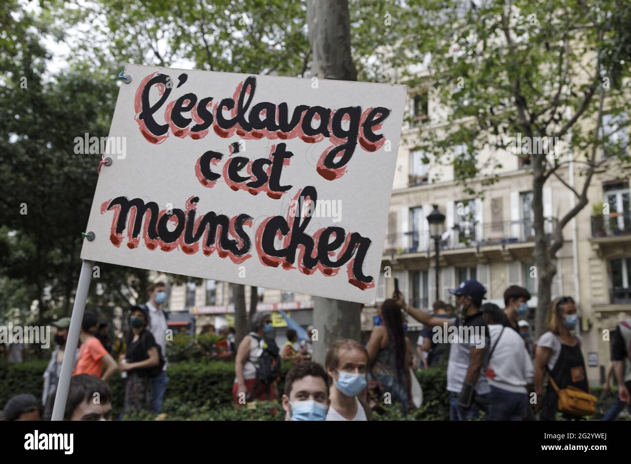 Parigi, Francia. 6 Giugno 2021. marcia nazionale PER LE NOSTRE LIBERTÀ in risposta al clima di odio, razzismo e libertà di attacco a Parigi, Francia. Foto Stock