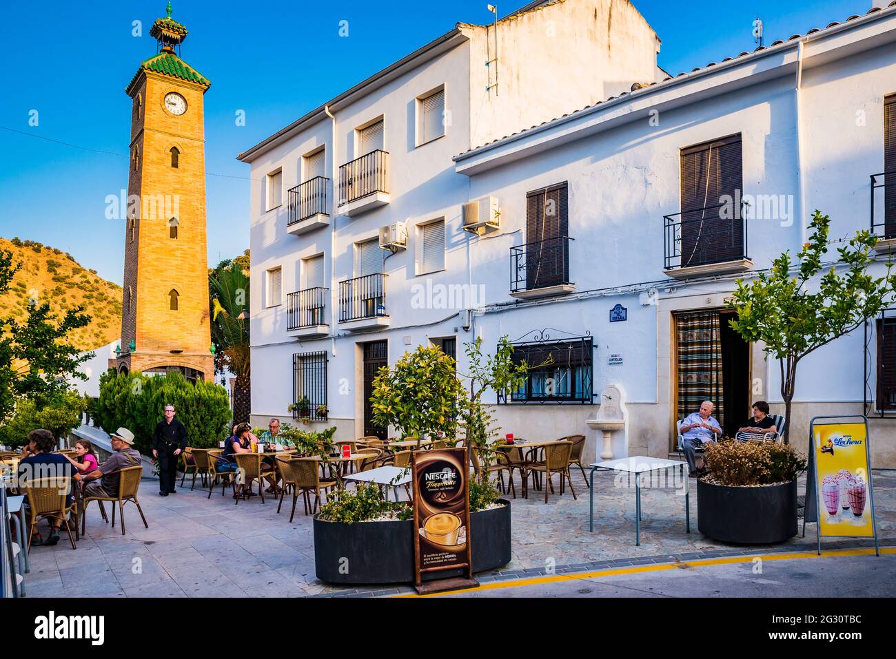 Vista da la Plaza. Torre dell'Orologio, faceva parte del vecchio mercato alimentare. Risale alla seconda Repubblica ed è costituito da una torre di mattoni coronata da gree Foto Stock