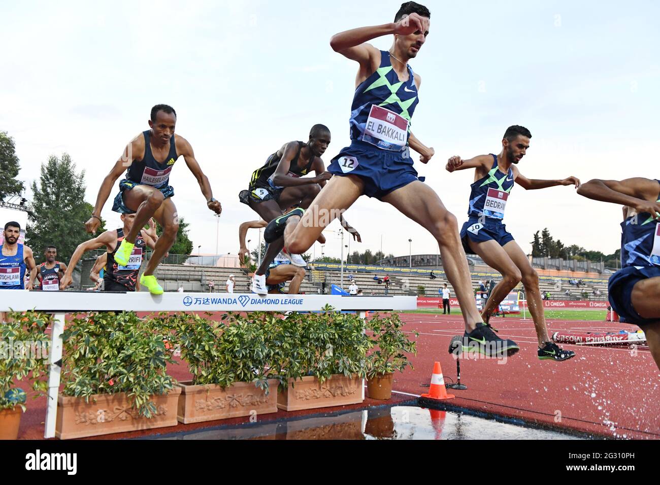 Soufiane El Bakkali (MAR) vince la steeplechase alle 8:08:54 durante il 41° 39° Golden Gala Pietro Menena all'Asics Firenze Marathon Stadium, giovedì, Foto Stock