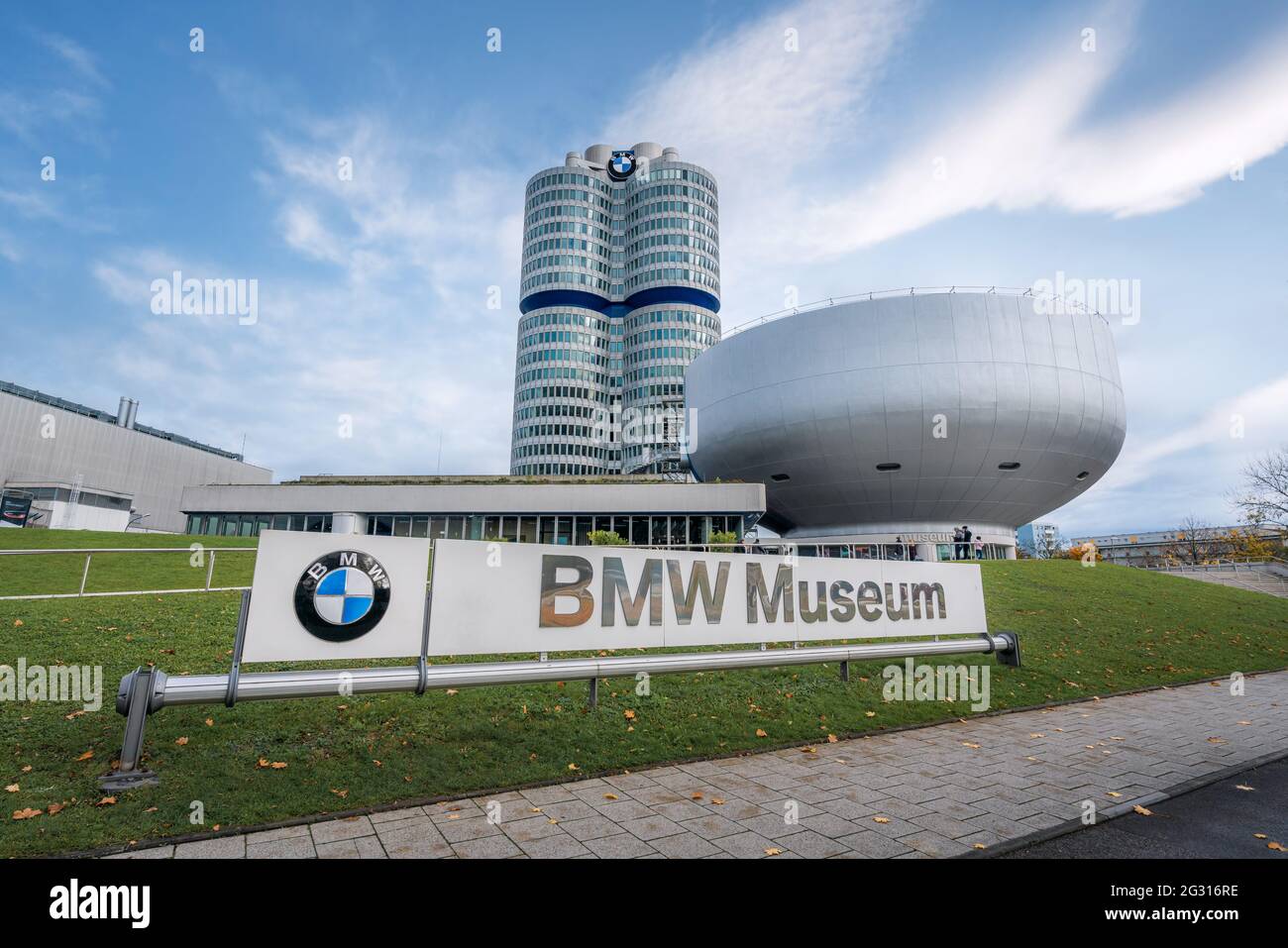 Museo BMW e sede centrale BMW - Monaco di Baviera, Germania Foto Stock