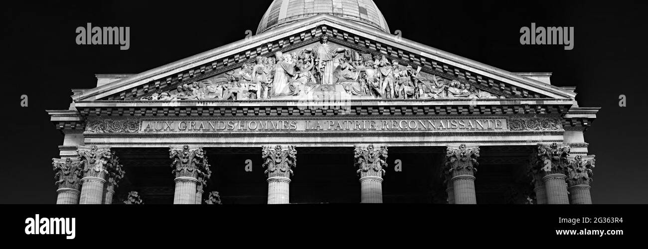 FRANCIA. PARIGI (75) PIAZZA PANTHEON. MONUMENTO DI FRONTE DI NOTTE. Foto Stock