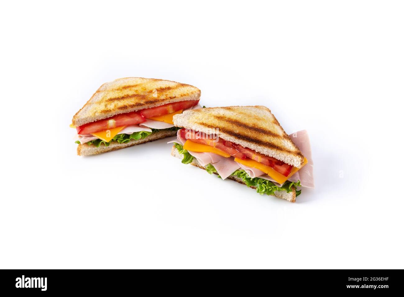 Sandwich con pomodoro, lattuga, prosciutto e formaggio isolato su sfondo bianco Foto Stock