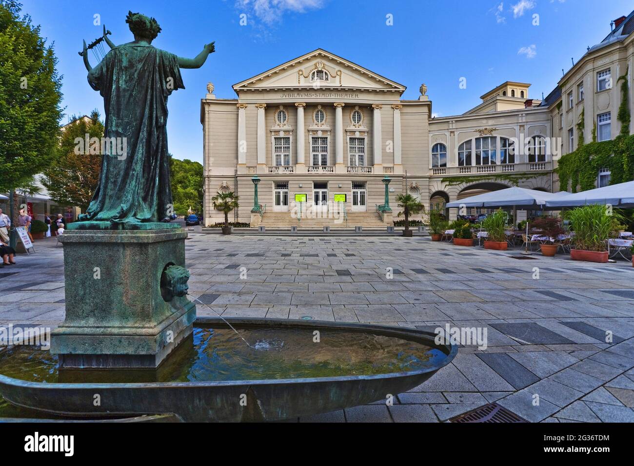 Teatro della città di Baden nella piazza del teatro, Austria, bassa Austria, Baden Foto Stock