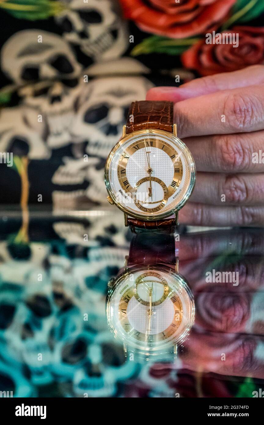 Londra, Regno Unito. 14 Giugno 2021. Un orologio da polso George Daniels  Millennium, stima £250,000-300,000 - Anteprima della vendita di orologi di  fine giugno a Bonhams, New Bond Street, Londra. La vendita