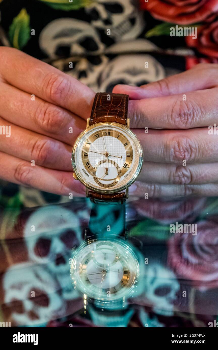 Londra, Regno Unito. 14 Giugno 2021. Un orologio da polso George Daniels  Millennium, stima £250,000-300,000 - Anteprima della vendita di orologi di  fine giugno a Bonhams, New Bond Street, Londra. La vendita