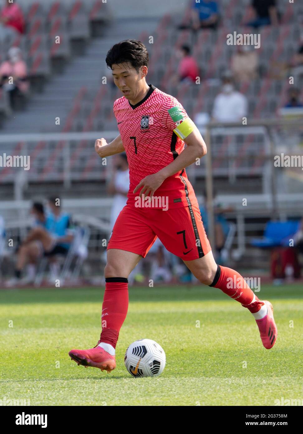 Goyang, Corea del Sud. 13 giugno 2021. Il giocatore di squadra sudcoreano Son Heung-min, dribbles per la palla durante una partita di qualificazione della Coppa del mondo FIFA Asia del 2022 Round 2 Gruppo H tra Corea del Sud e Libano allo stadio Goyang di Goyang, Corea del Sud, il 13 giugno 2021. La Corea del Sud vince 2-1. (Foto di Lee Young-ho/Sipa USA) Credit: Sipa USA/Alamy Live News Foto Stock