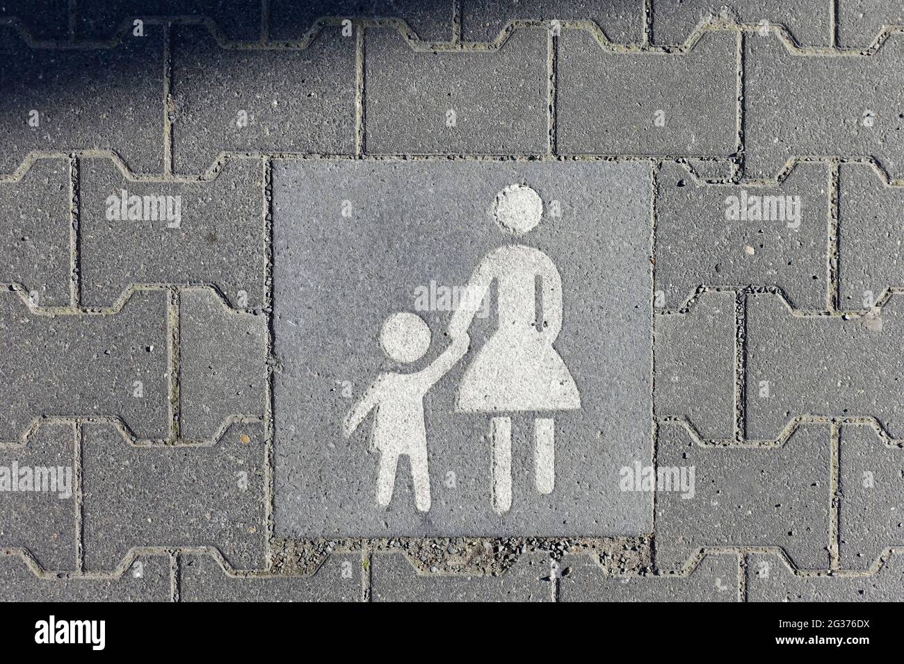 Parcheggio per madre e bambino, Berlino, Germania Foto Stock