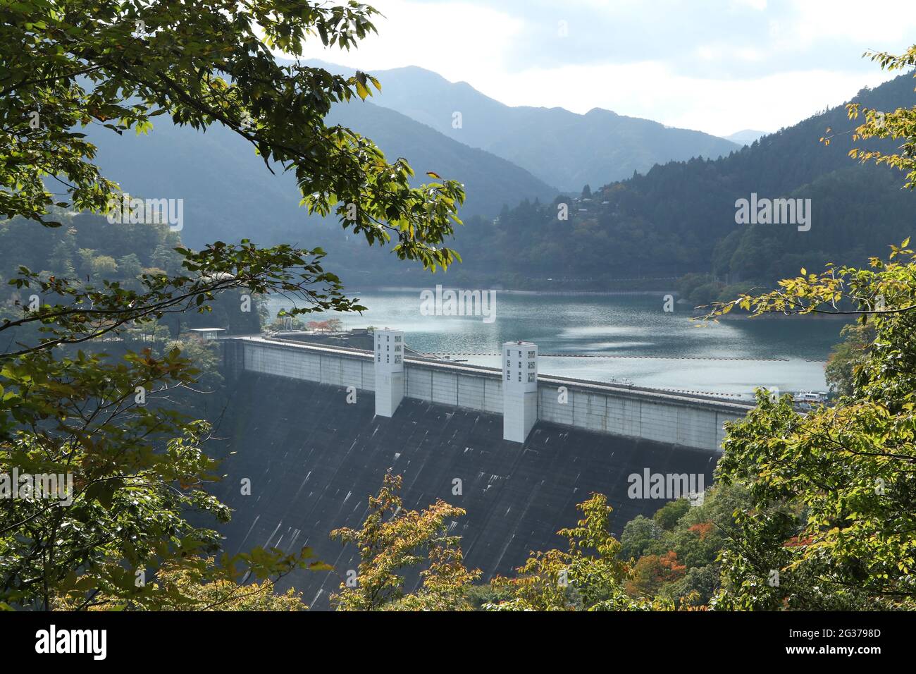 Diga di Ogouchi sul Lago Okutama, serbatoio idrico, prefettura di Ishikawa, Tokyo, Giappone Foto Stock