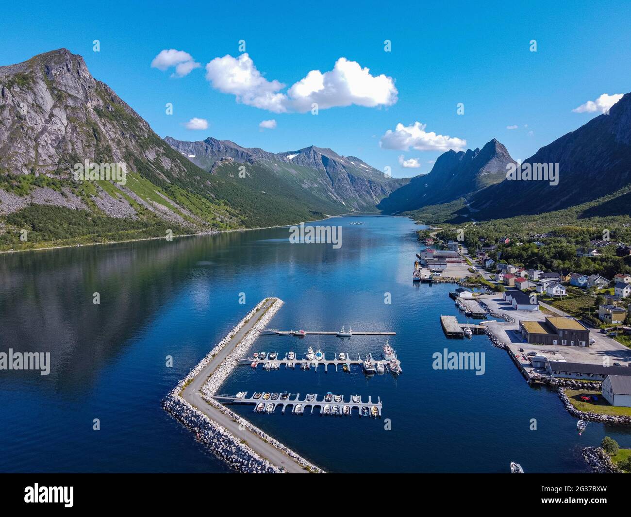 Aereo di Gryllefjord, Senja, strada panoramica Senja, Norvegia Foto Stock