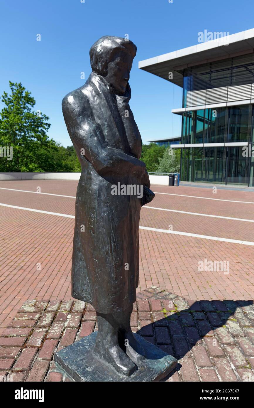 Contemplare Heine, Heinrich Heine Monument nel campus della Heinrich Heine University Duesseldorf, HU, Nord Reno-Westfalia, Germania Foto Stock