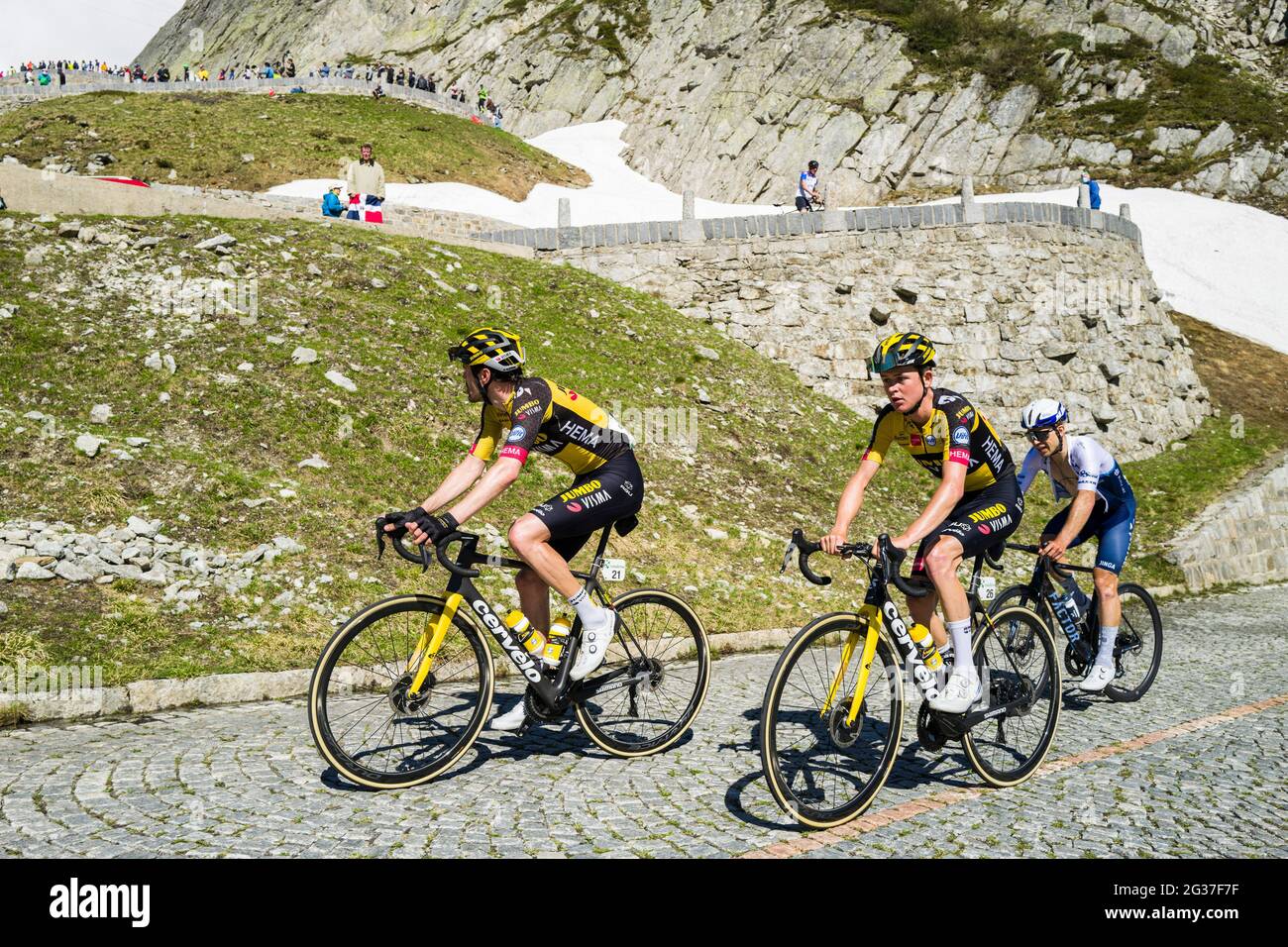 Svizzera, Tour de Suisse, Passo del Gottardo (Tremola) - Tom Dumoulin, Antwan Tolhoek Foto Stock