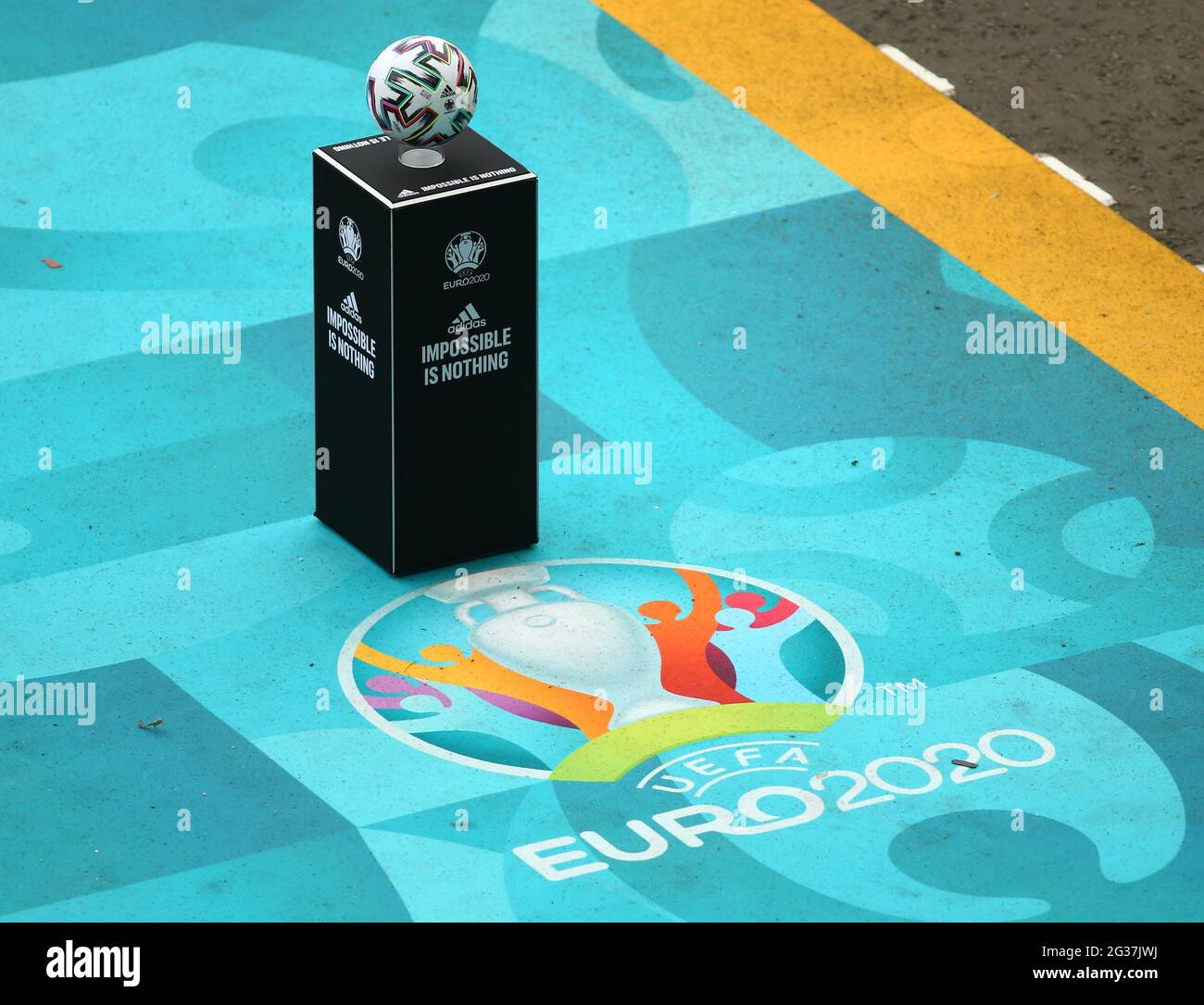 Hampden Park, Glasgow, Regno Unito. 14 Giugno 2021. Campionato europeo di calcio 2021, Scozia contro Repubblica Ceca; in attesa di un lancio a Glasgow Credit: Action Plus Sports/Alamy Live News Foto Stock