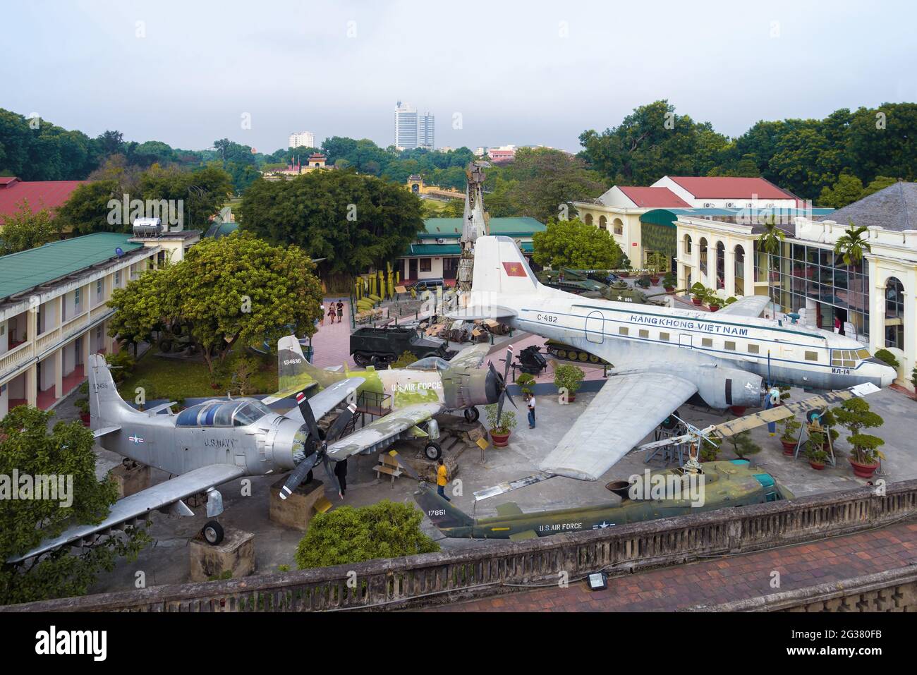HANOI, VIETNAM - 09 GENNAIO 2016: Vista del territorio del Vietnam Army Museum Vietnam (Museo di storia militare) Foto Stock