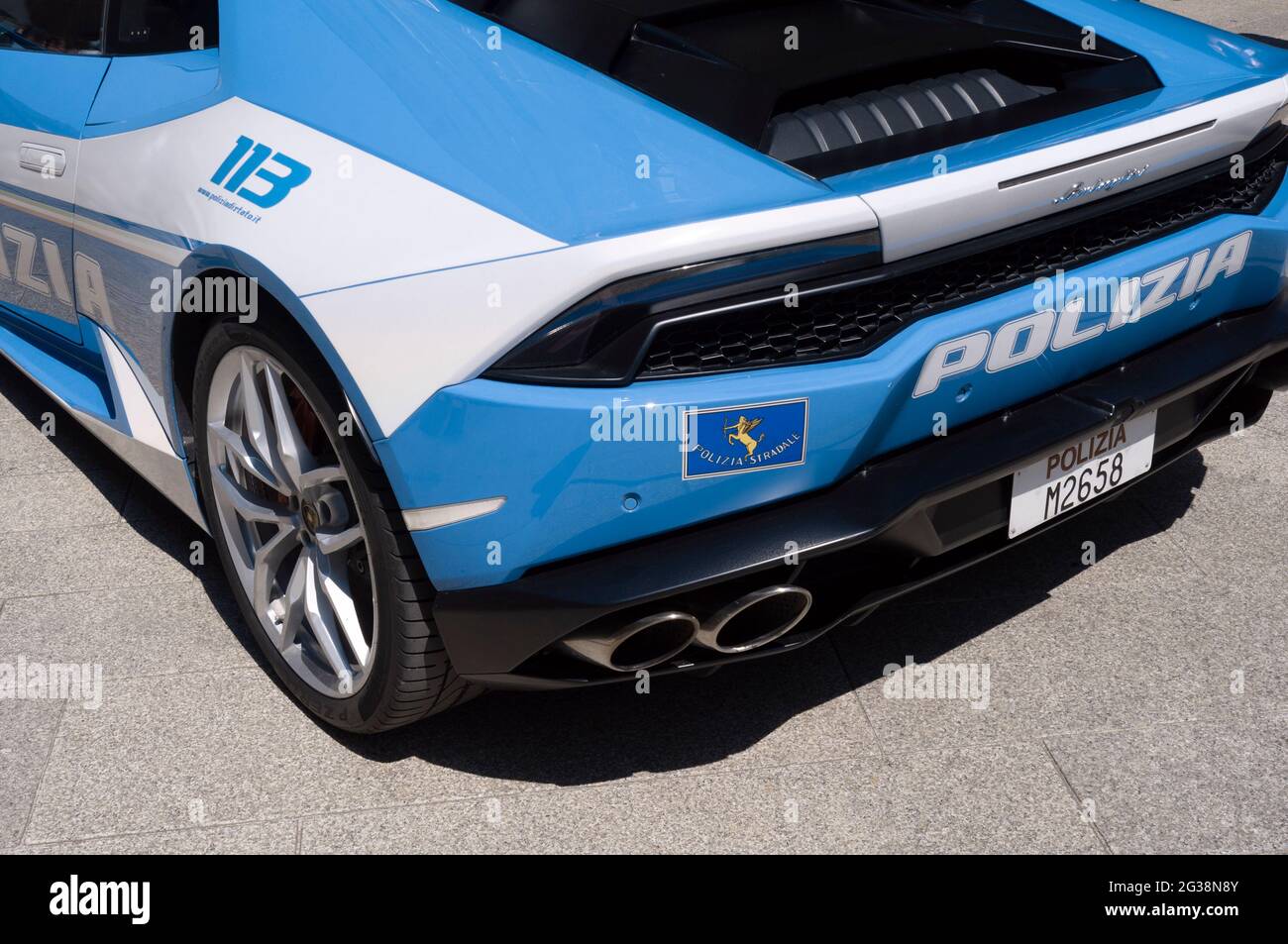 Lamborghini Huracan utilizzato dalla polizia Italiana Foto stock - Alamy