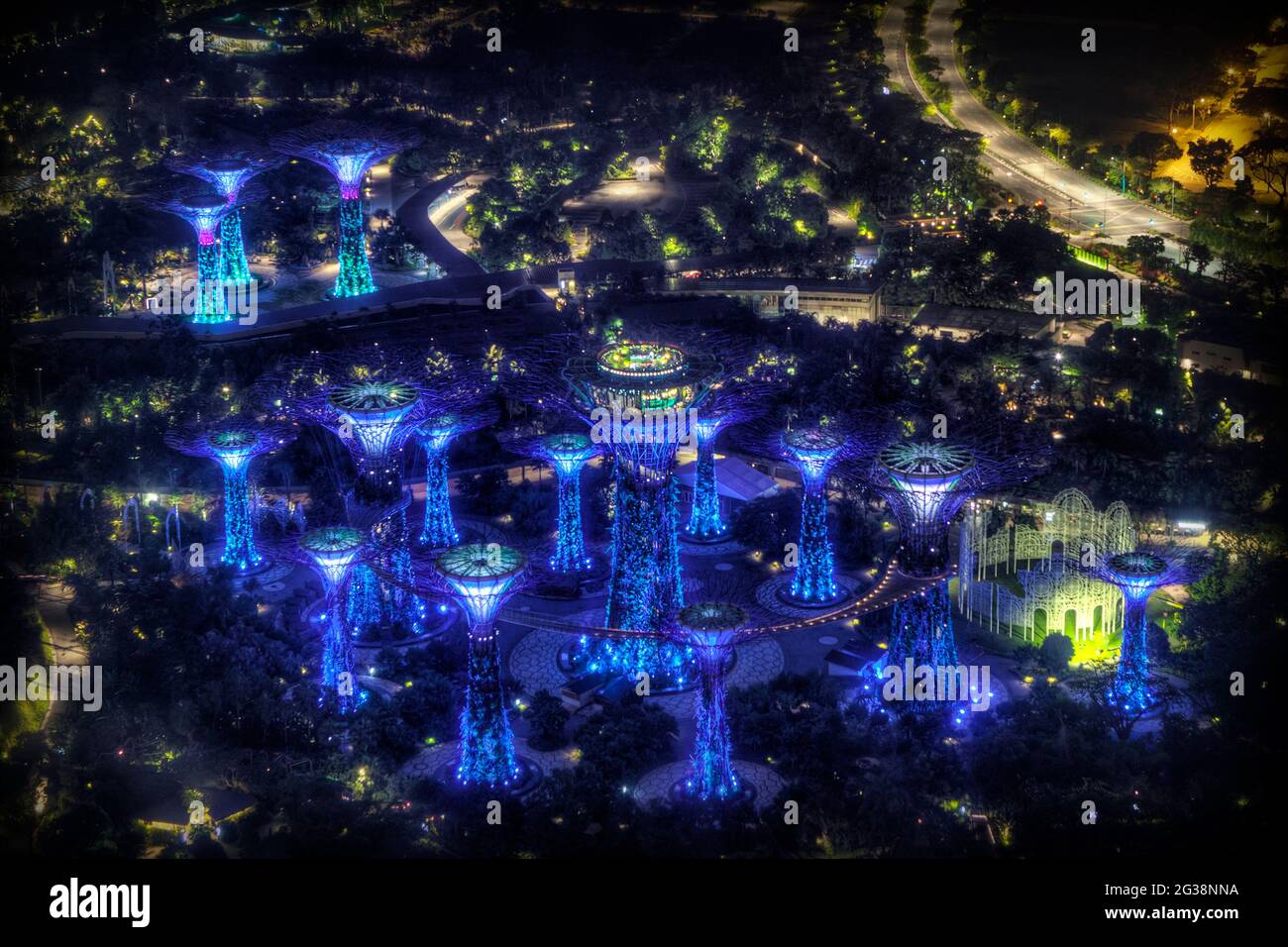 Singapore 'Supertrees' dall'alto di notte Foto Stock