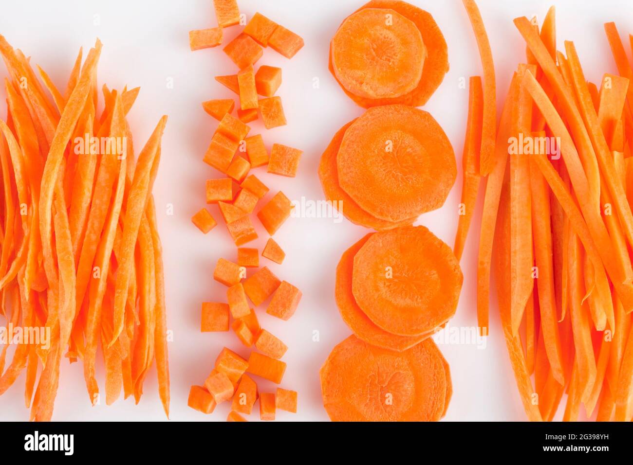 Carota deliziosa e utile per cucinare i piatti. Vitamine utili in un vegetale succoso. Foto Stock