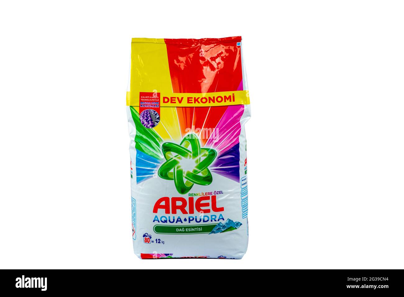 Istanbul, Turchia - 10 giugno 2021: Ariel - detersivo in polvere per bucato. Ariel è una linea di vendita di detersivi per bucato fatta da Procter &  Gamble Foto stock - Alamy
