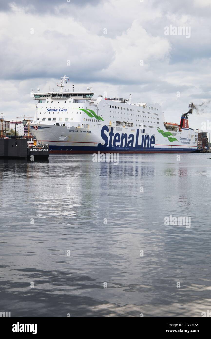 KIEL, GERMANIA - 18 maggio 2021: Kiel, schleswig-holstein, Germania, 18 2021 maggio, Porto della città tedesca Kiel, traghetto stena Line, stena germanica, spazio copia Foto Stock
